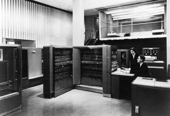 为何IBM仍然在制造大型机？