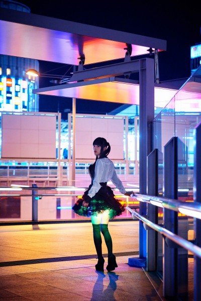 日本发明内侧会发光的裙子 可根据活动幅度调整灯光大小