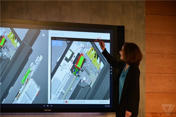 微软的高科技白板：4K 84寸巨型Surface Hub