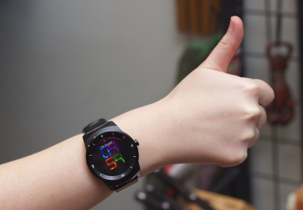 Android Wear 5.0“进阶”体验：智能手表变得可爱但仍不值得购买