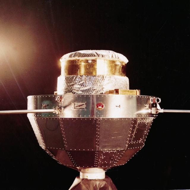我国东方红一号卫星成功发射45周年