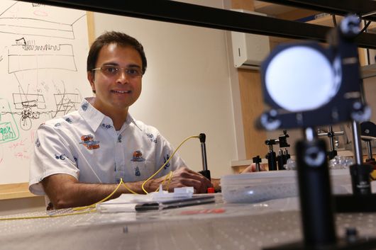 硅光技术新突破：世界上最小的分光器已诞生 边长仅2.4微米