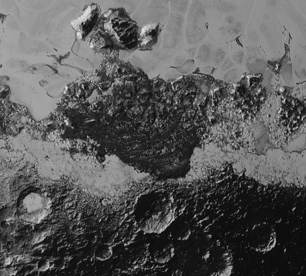 更多细节：NASA公布新一批新视野号飞掠冥王星高清图像