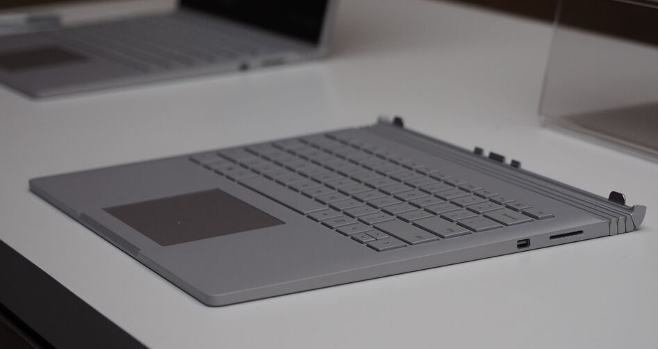 不屑苹果MBP的终极笔电：微软Surface Book
