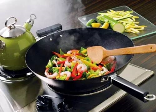 揭秘：红枣、铁锅、菠菜 哪个才补铁？