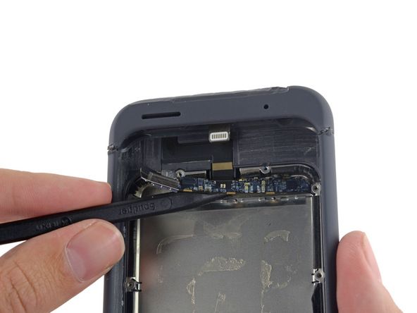 果然是这样： 苹果iPhone 6s电池保护壳拆解