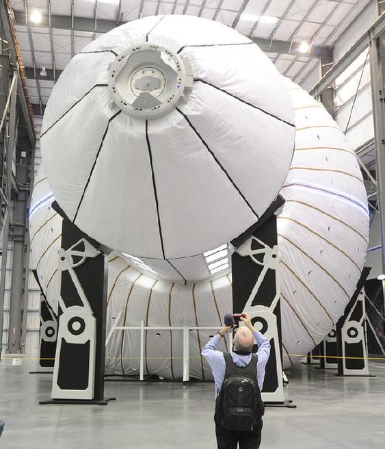 NASA又扛重担：两年造出宇航员深空生活舱