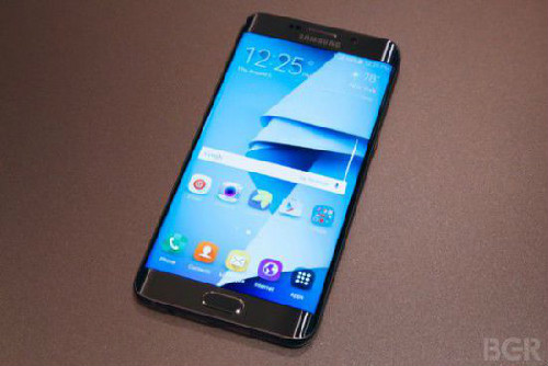 三星Galaxy S7最新谍照曝光 传感器和摄像头移至屏幕右侧