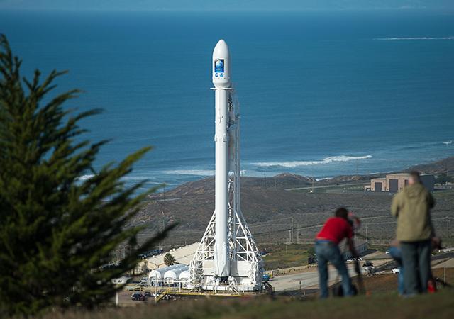 着陆支架失灵 SpaceX海上回收火箭失败