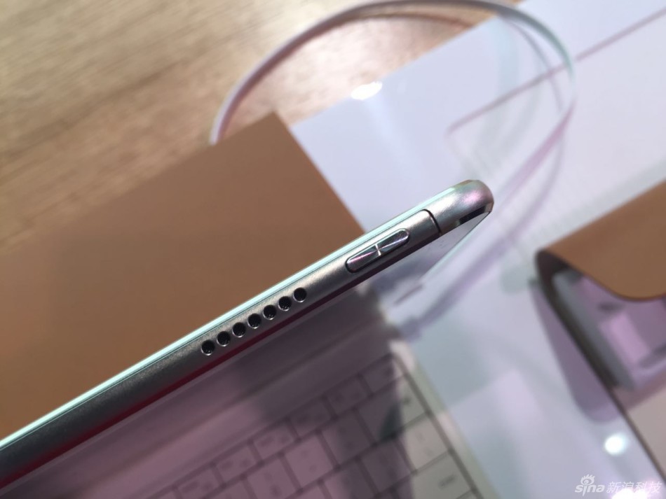华为发布首款笔记本MateBook 国内价格厚道5800元起