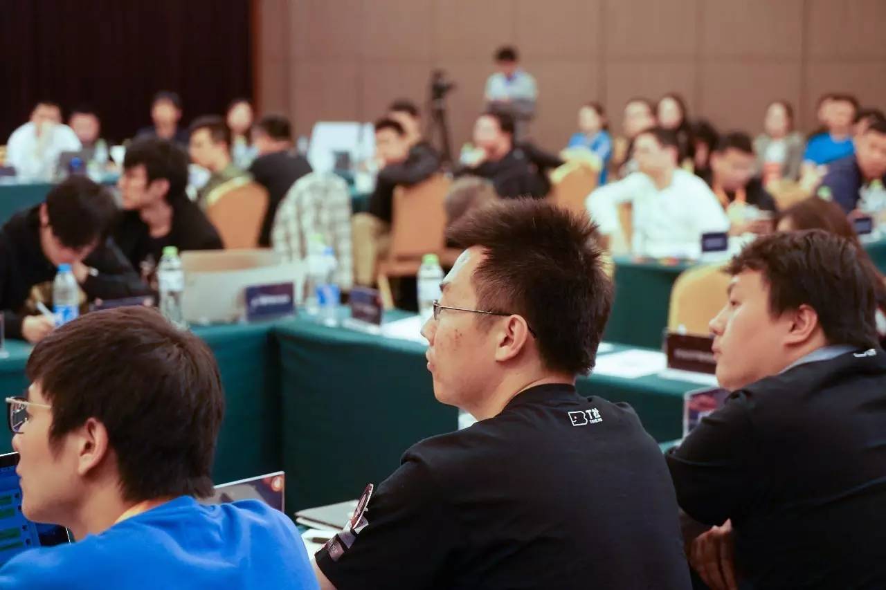 蔡文胜网上搭讪到第一个员工，创业公司竟然还可以这样挖人