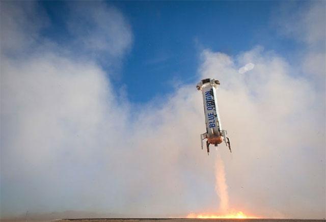 SpaceX做到了！今凌晨成功实现海上回收火箭