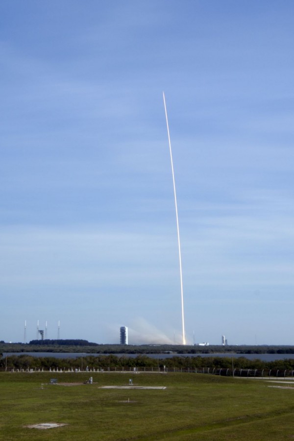 SpaceX“猎鹰9号”海上回收高清图赏