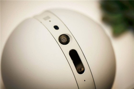 LG发了个“球”：Rolling Bot智能家居机器人