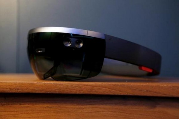 微软HoloLens如何避免重蹈谷歌眼镜覆辙？