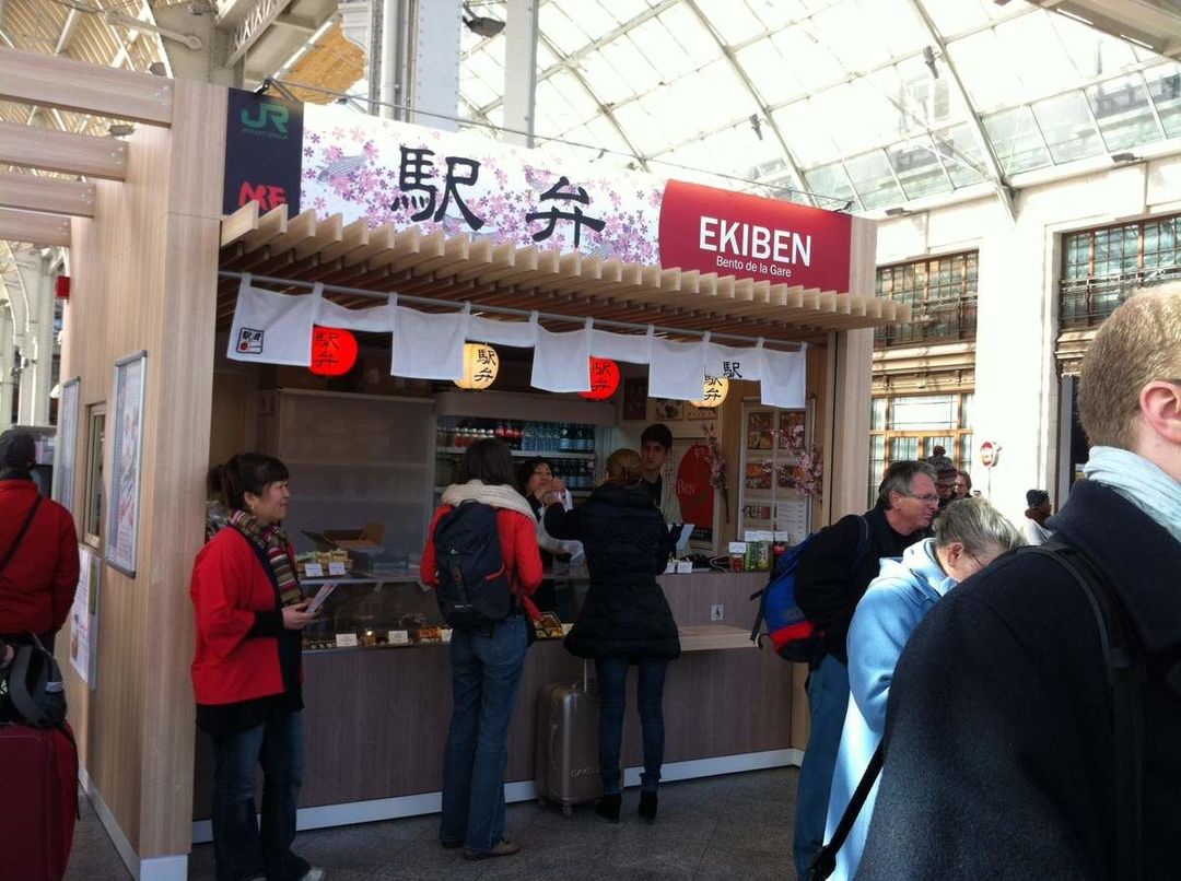 「日本語」在日本的火车上，人们都在吃些啥？