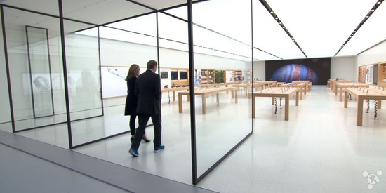 “微软版”Apple Store什么都有：就是没顾客