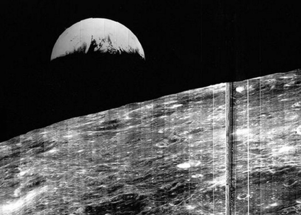 这13张经典照片 堪称太空摄影的里程碑