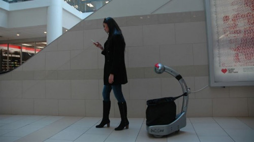 沃尔玛购物车将升级为机器人：自动跟随 还能导购