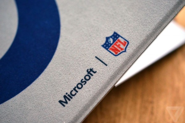 微软推出NFL主题Surface保护盖