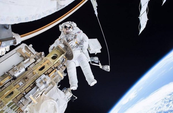 宇航员镜头里的世界：超美宇宙空间站