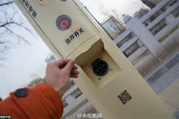 能充电还提供免费WiFi的路灯现身北京了！