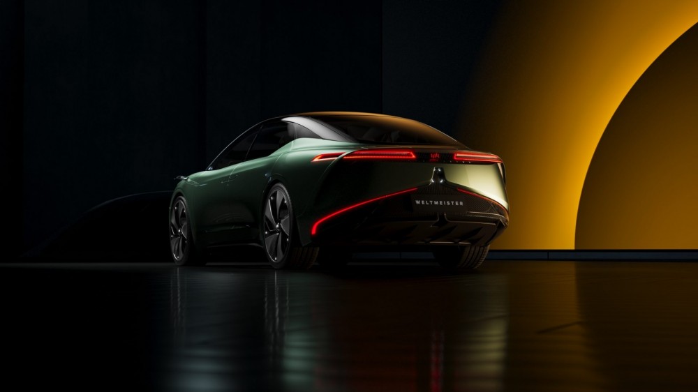 威马正式发布 EX5-Z，同场亮相的还有纯电轿车的量产概念版 Maven